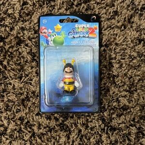 Nintendo Super Mario Galaxy 2 Bee Mario Mini Figure - Yellow Black White